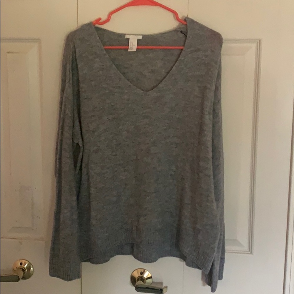H&M V-neck sweater - Size M
